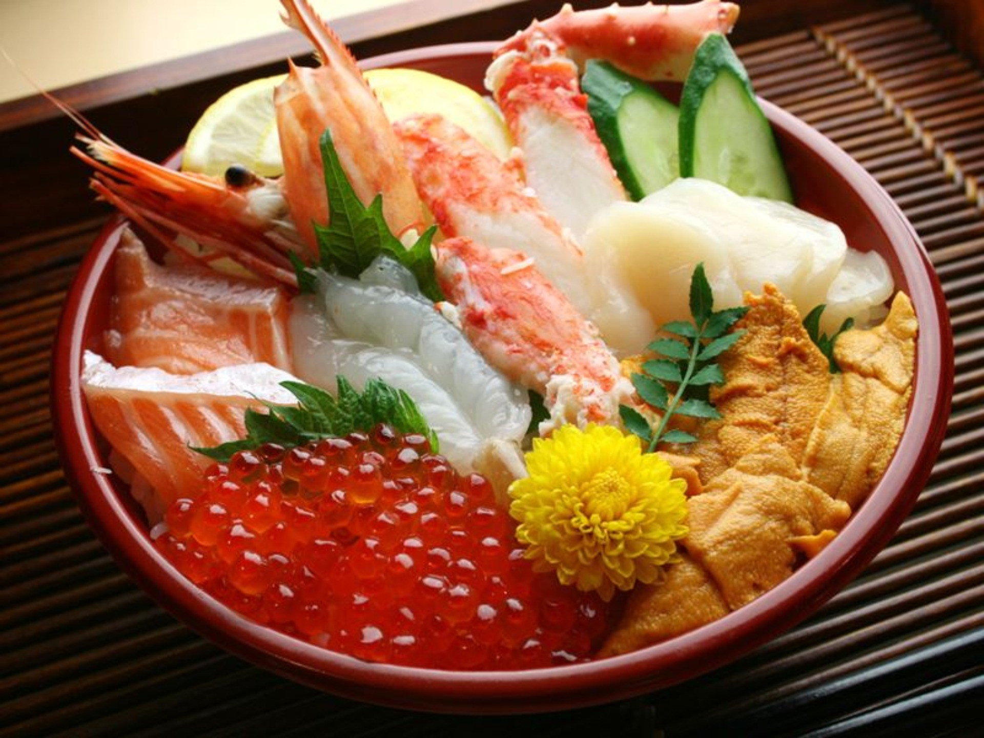 洲本の海鮮は活きの良さで料理の質をさらに高めています